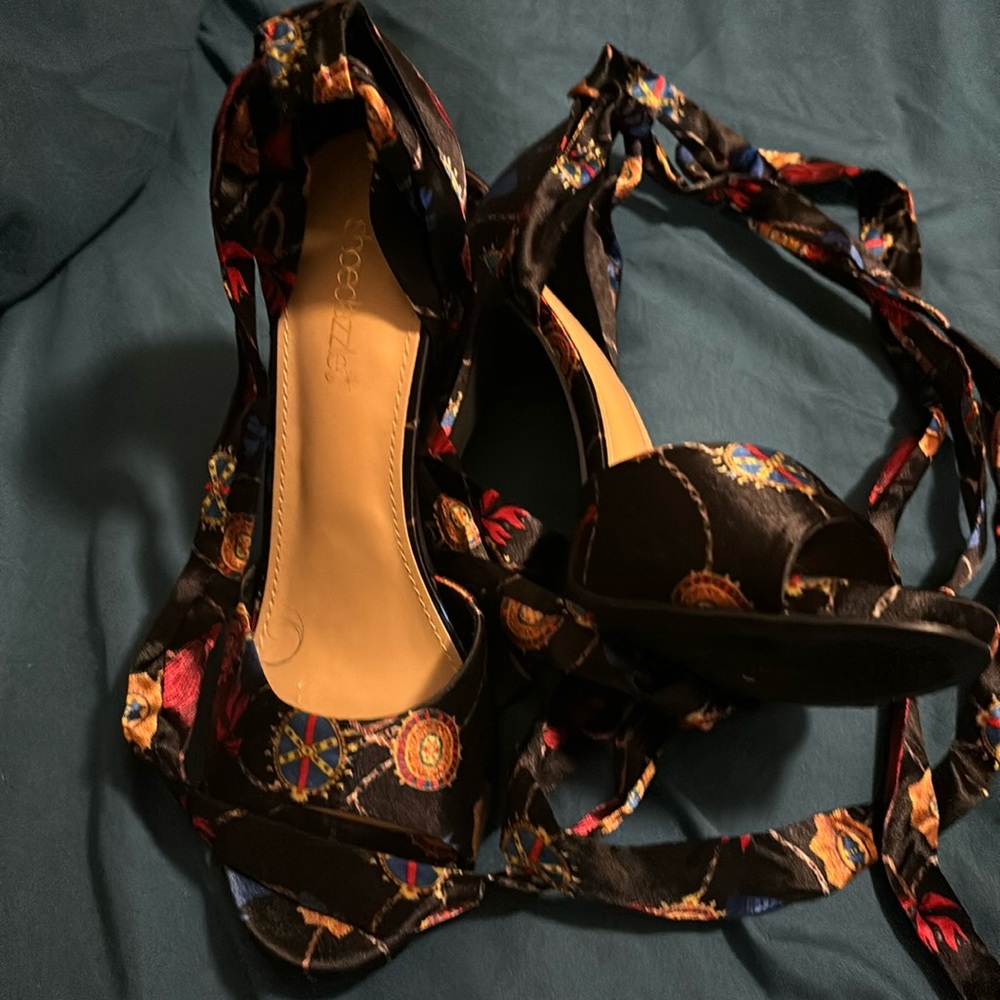Sexy tie up heels